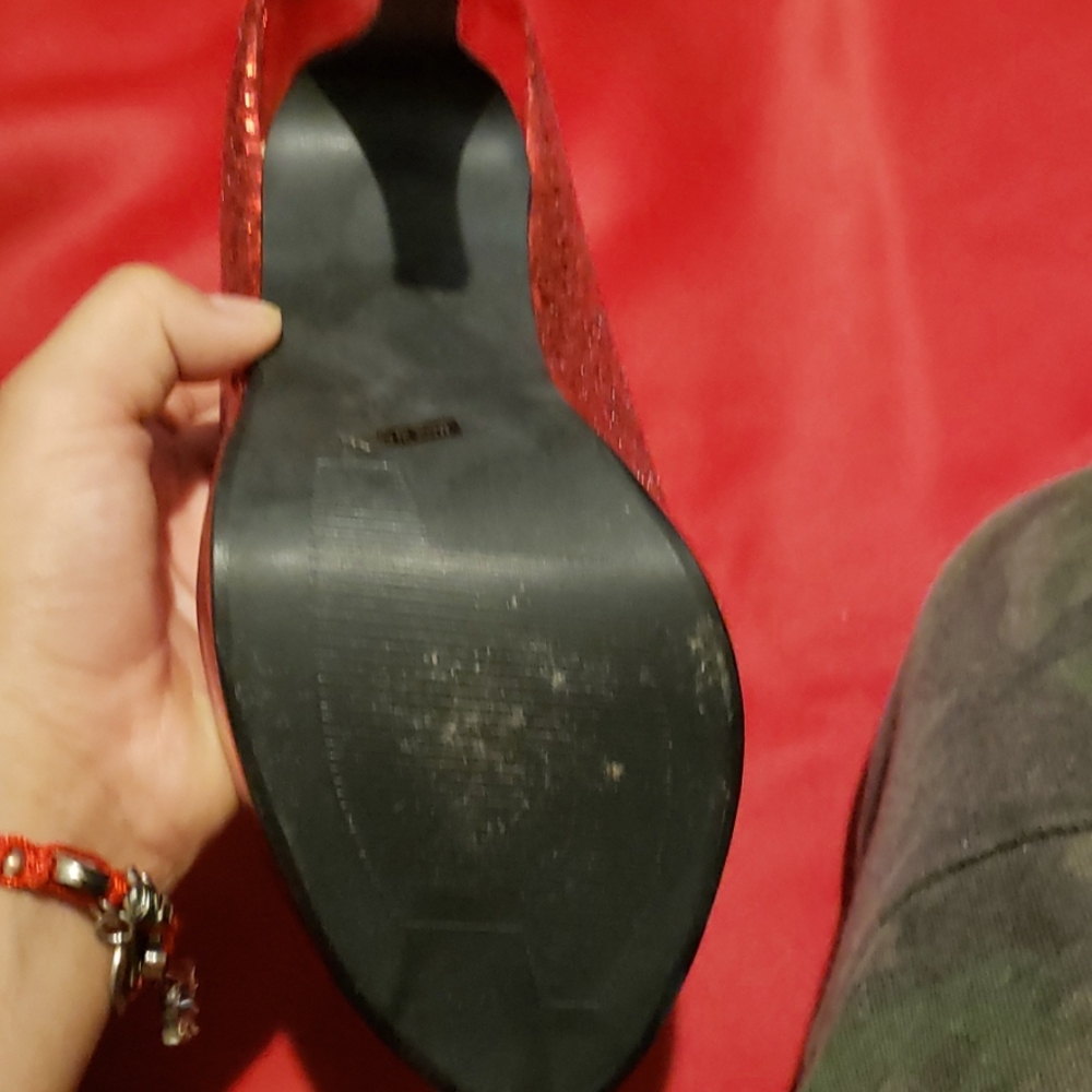 High heels - Picture 3 of 4
